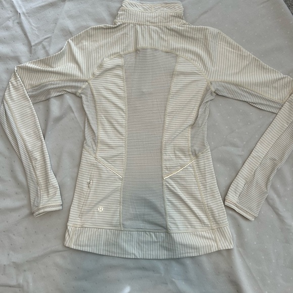 EUC Lululemon Athletica Run for Gold 1/2 Zip Pullover - Ghost Stripe - Size 4 - Picture 4 of 8